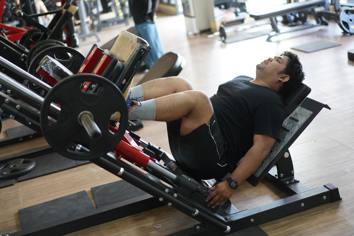 Latihan beban mesin