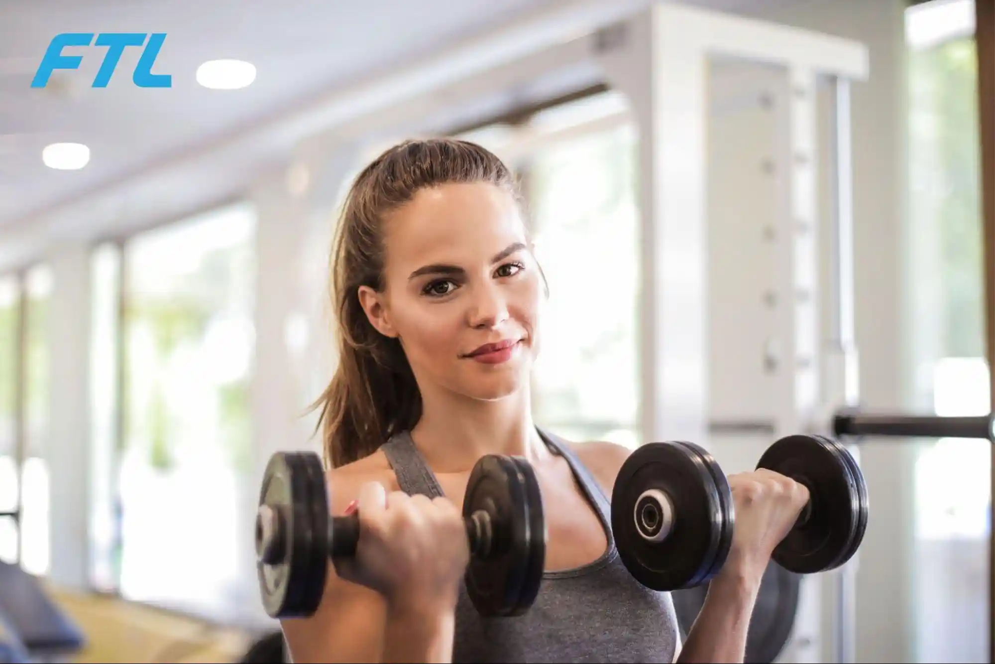 Berolahraga di gym