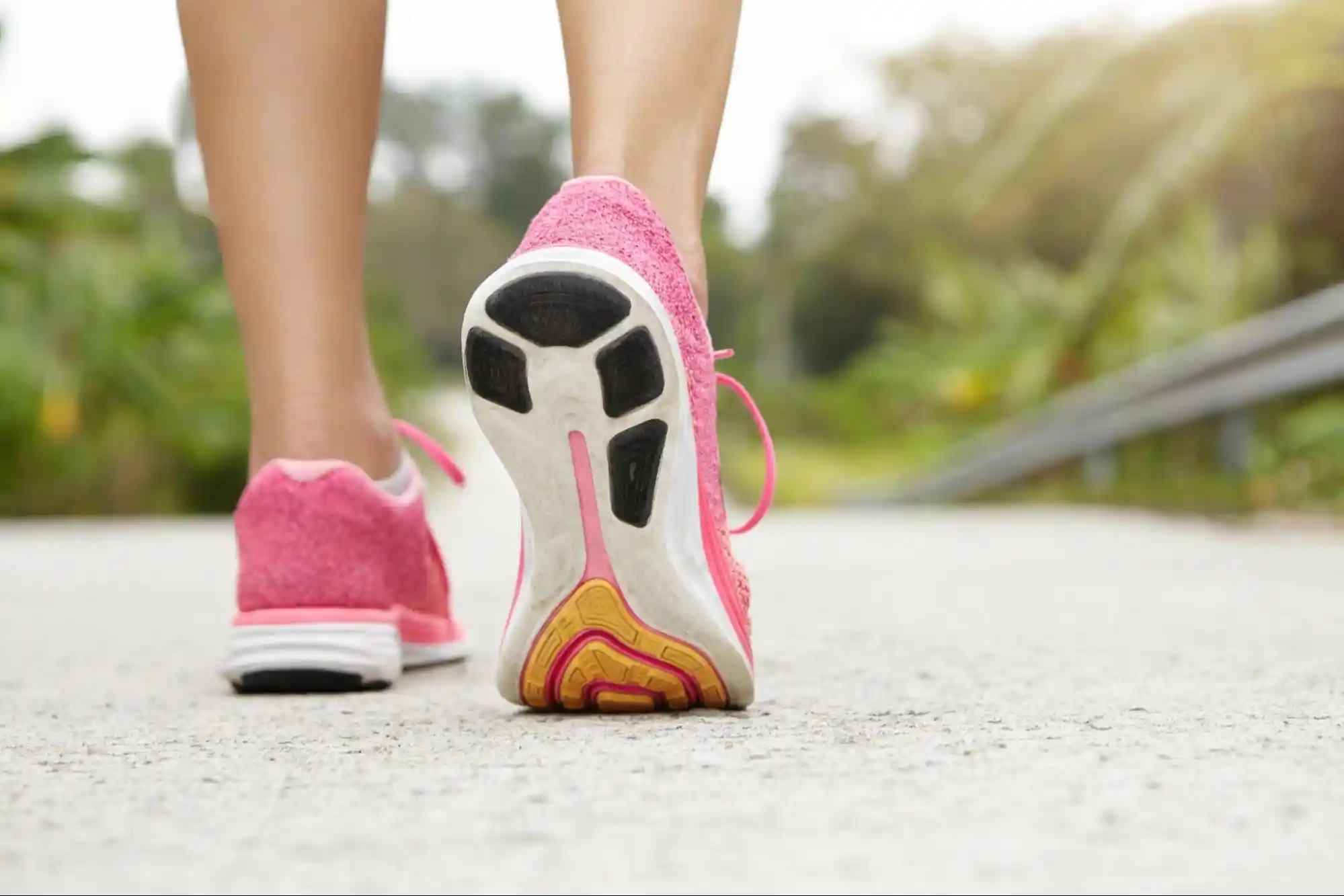 Sepatu walking