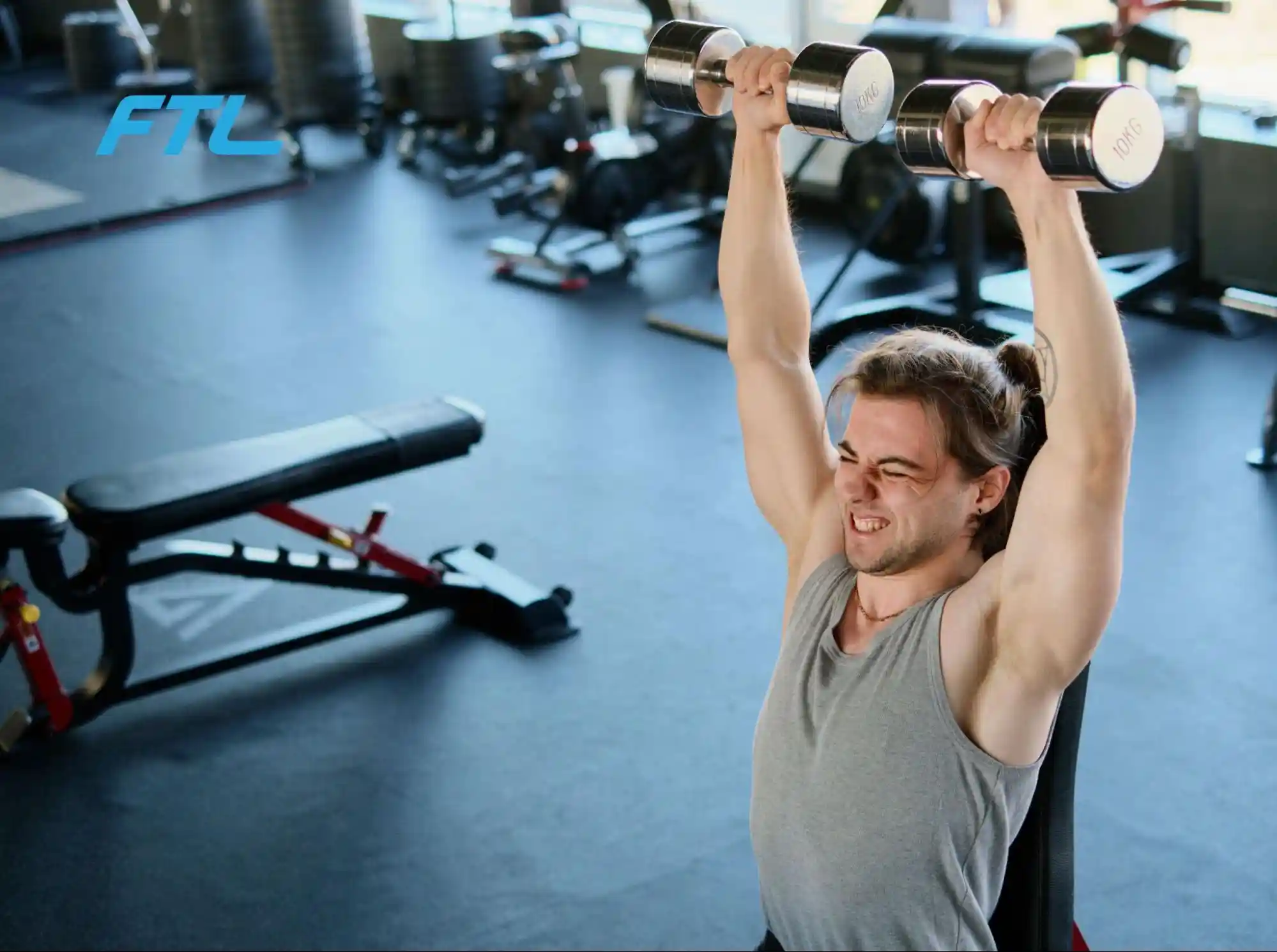 Latihan shoulder press